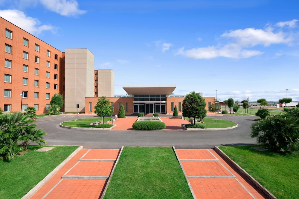 Hilton Garden Inn Rome Airport — 4-Star Luxury Hotel in Fiumicino-Isola Sacra, Italy