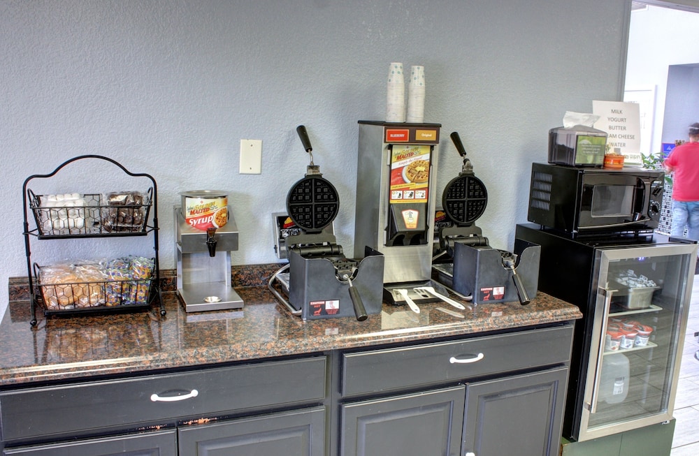 Baymont by Wyndham Grand Junction - photo 32