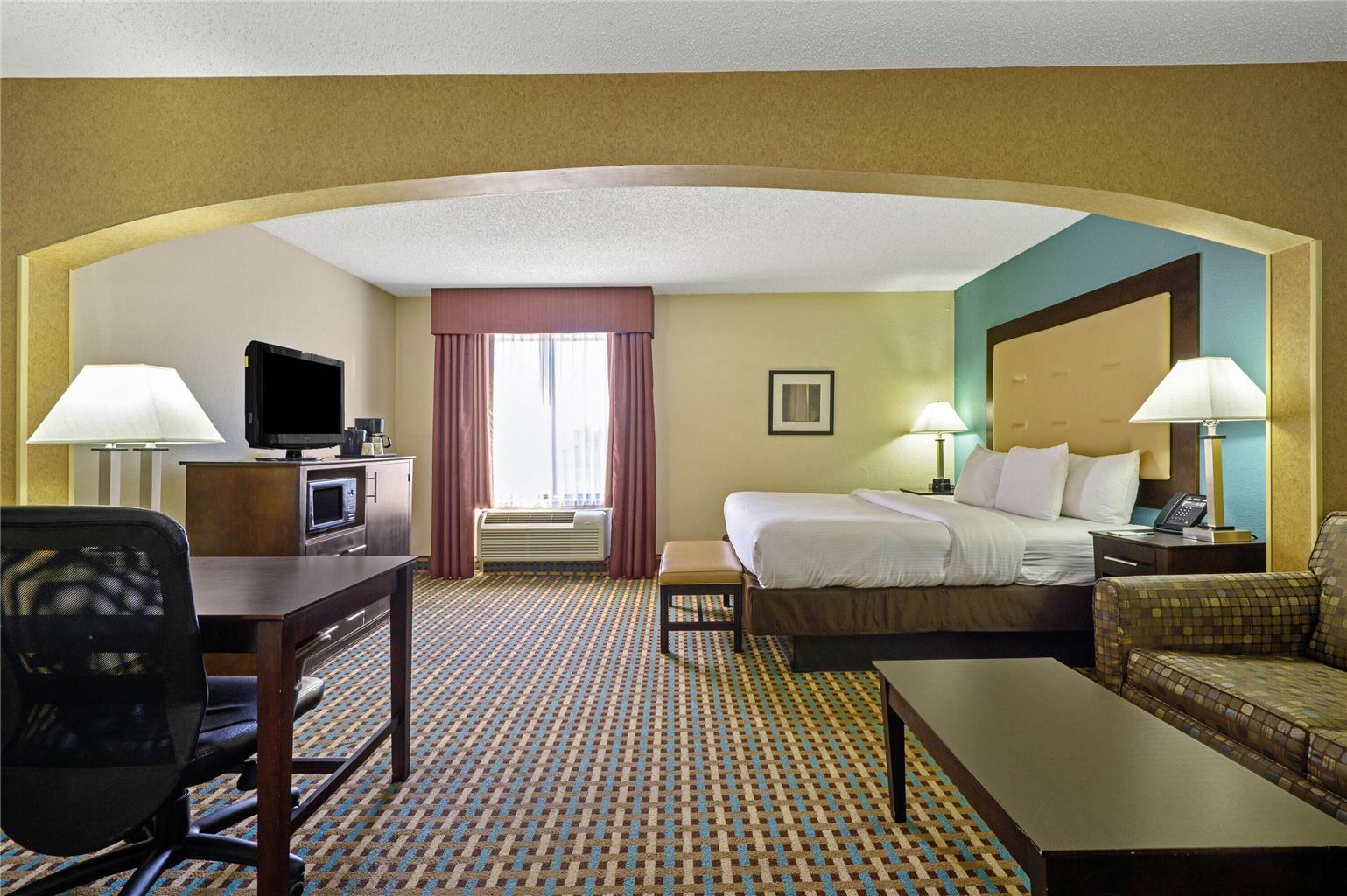 La Quinta Inn by Wyndham Columbia SE Fort Jackson - photo 30