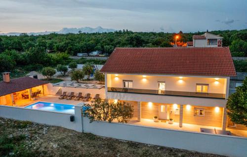 Gorgeous Home In Nadin With Wifi — 4-Star Luxury Hotel in Benkovac, Croatia
