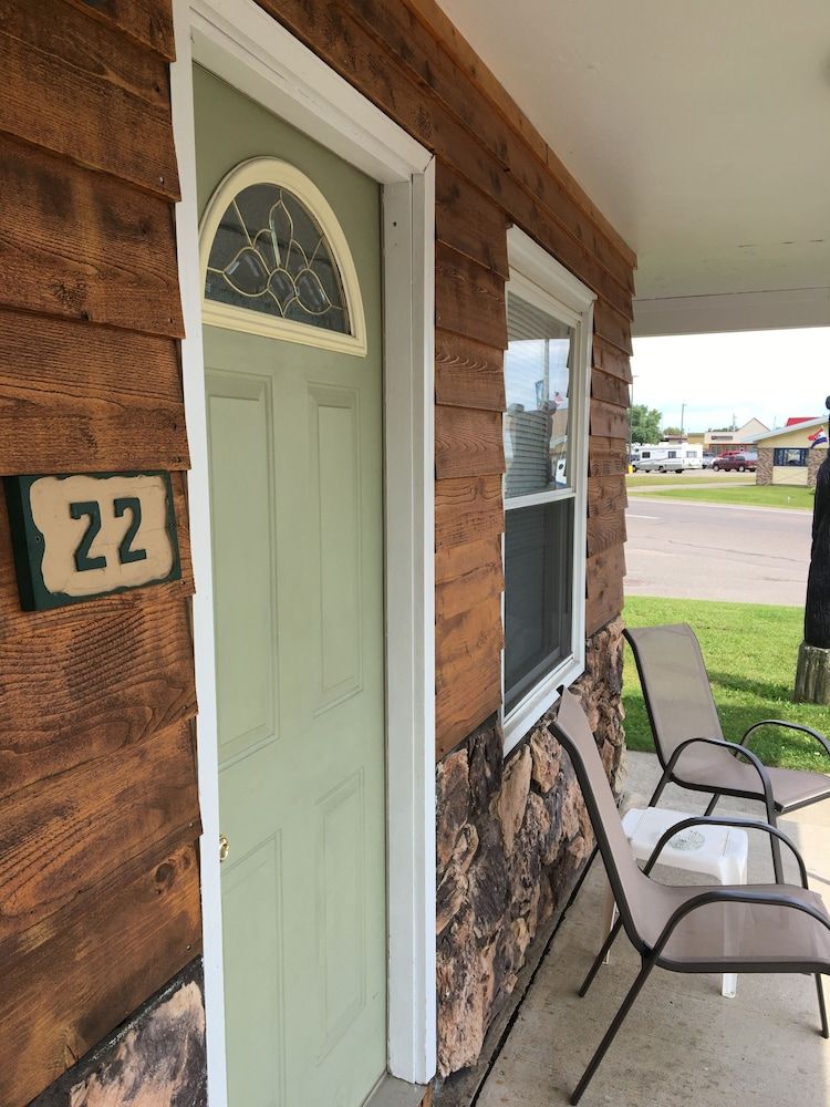 Superior Motel & Suites - photo 7
