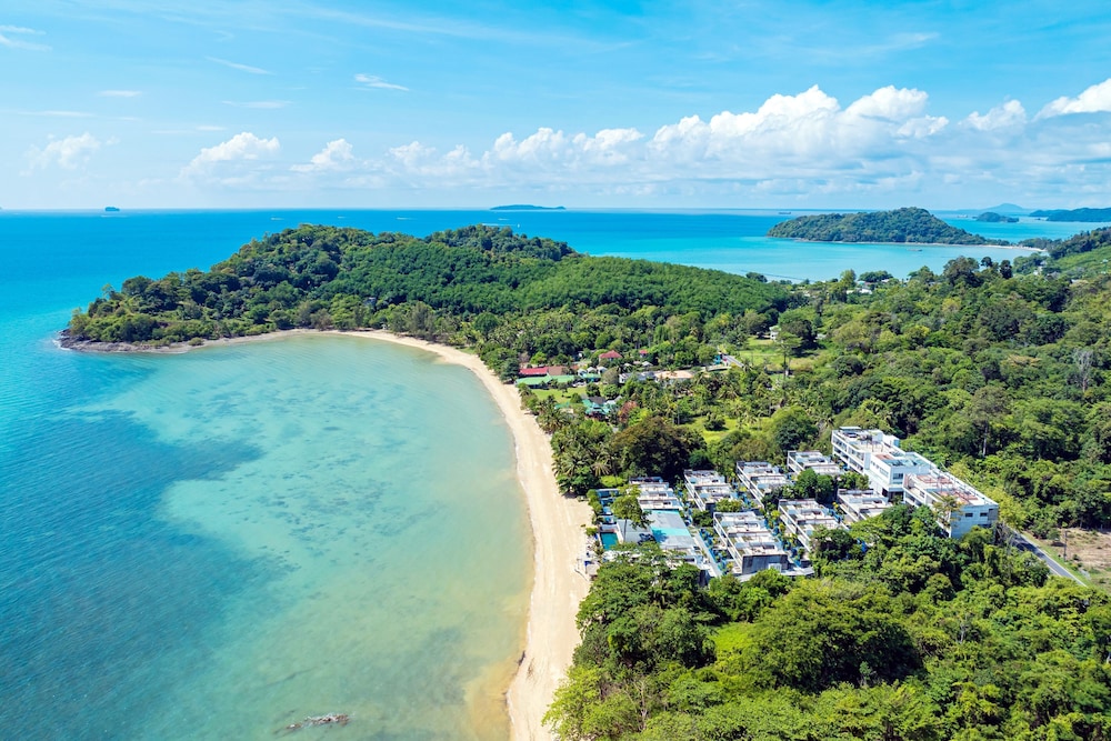 Phuket Moonlit Bay Seaview Resort&Spa — hotel in Ratsada