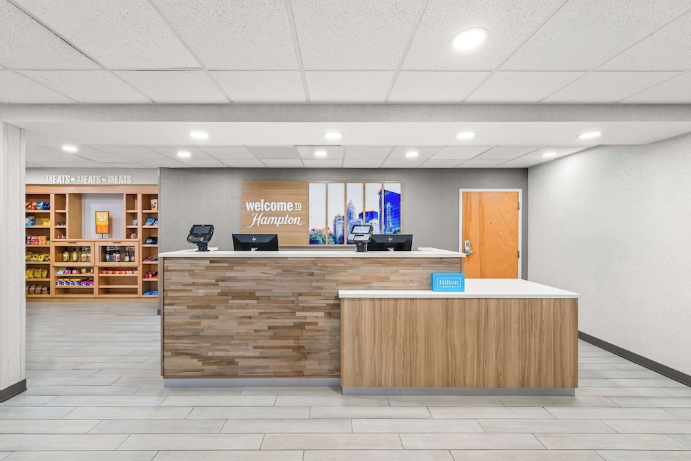 Hampton Inn & Suites Charlotte Airport - photo 5