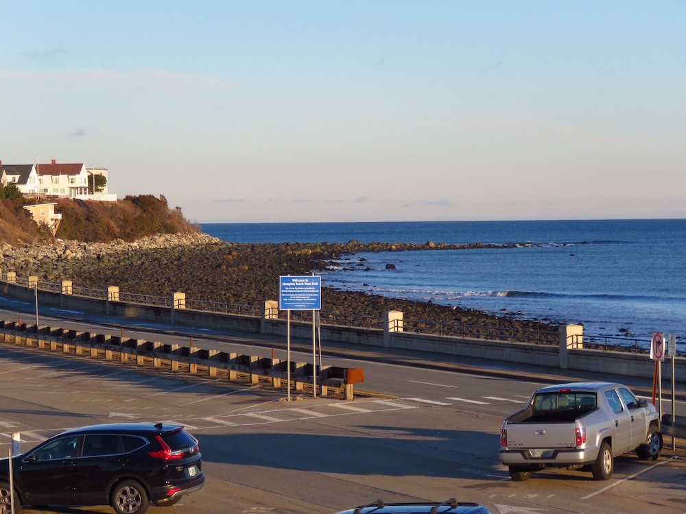 Breakers by the Sea - photo 73