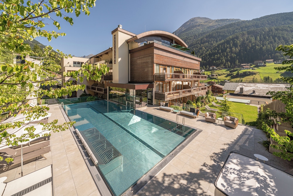 Bergland Design und Wellnesshotel — Soelden — photo 2