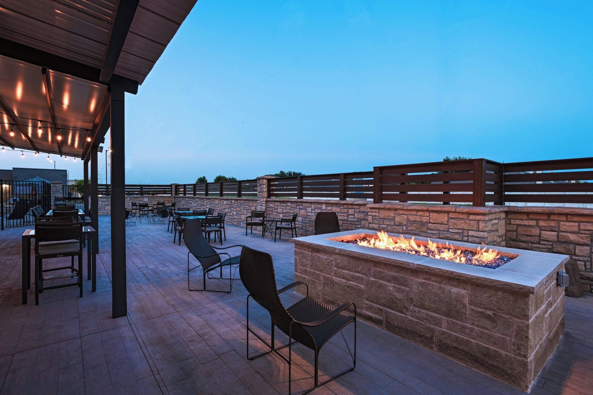 Courtyard by Marriott Dallas Grand Prairie - photo 25