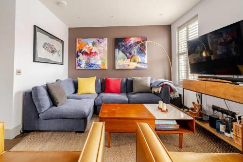 Luxurious & Modern 2 bedroom Notting Hill Townhouse — 4-Star Luxury Hotel in London, United Kingdom