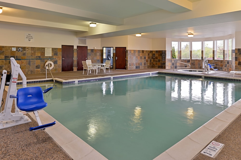 Holiday Inn Express & Suites Albany by IHG - photo 14