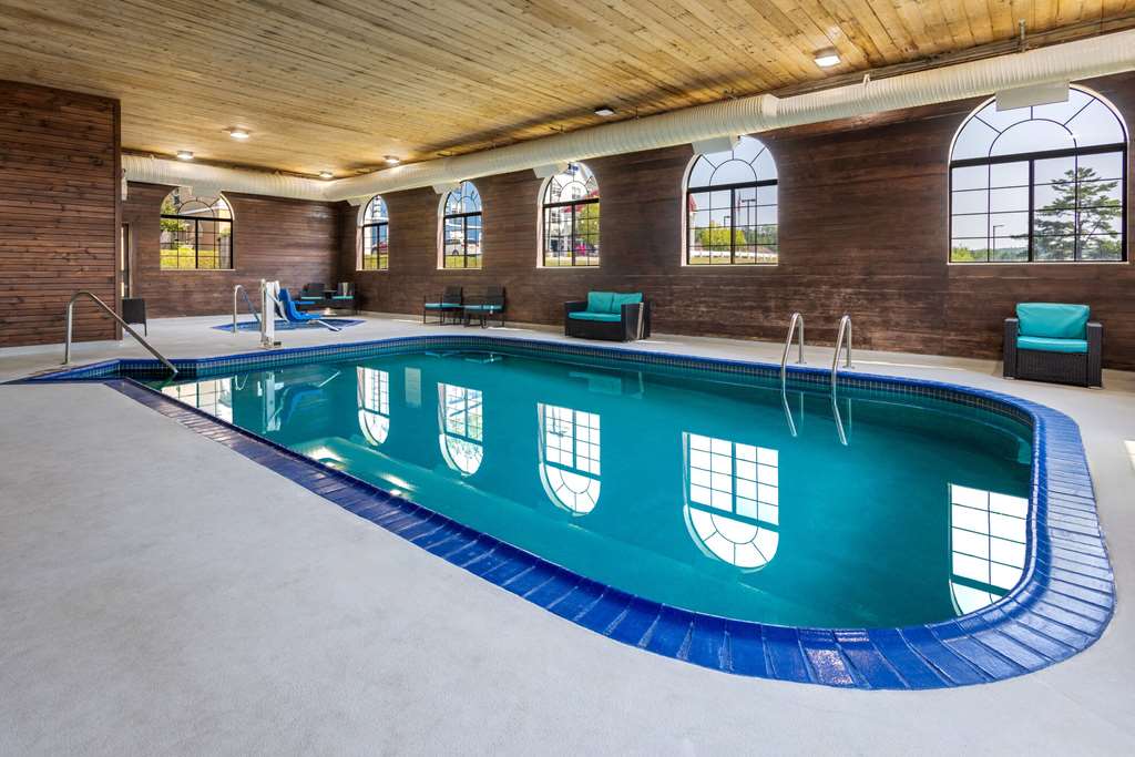 Days Inn by Wyndham Iron Mountain - photo 7