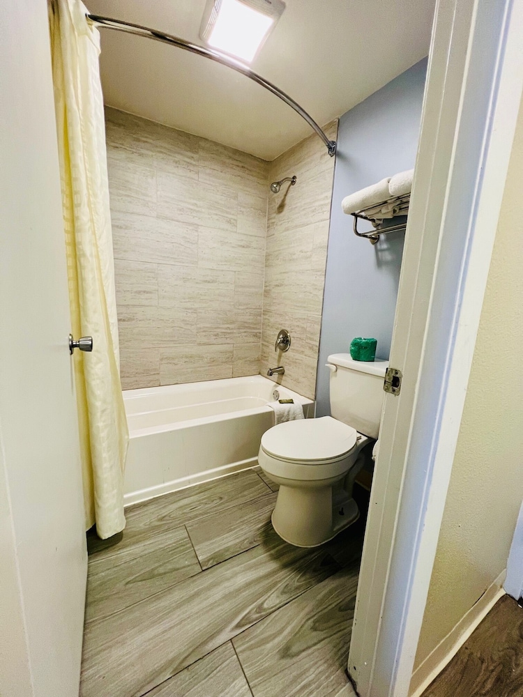 Travelodge by Wyndham Carlisle North - photo 12