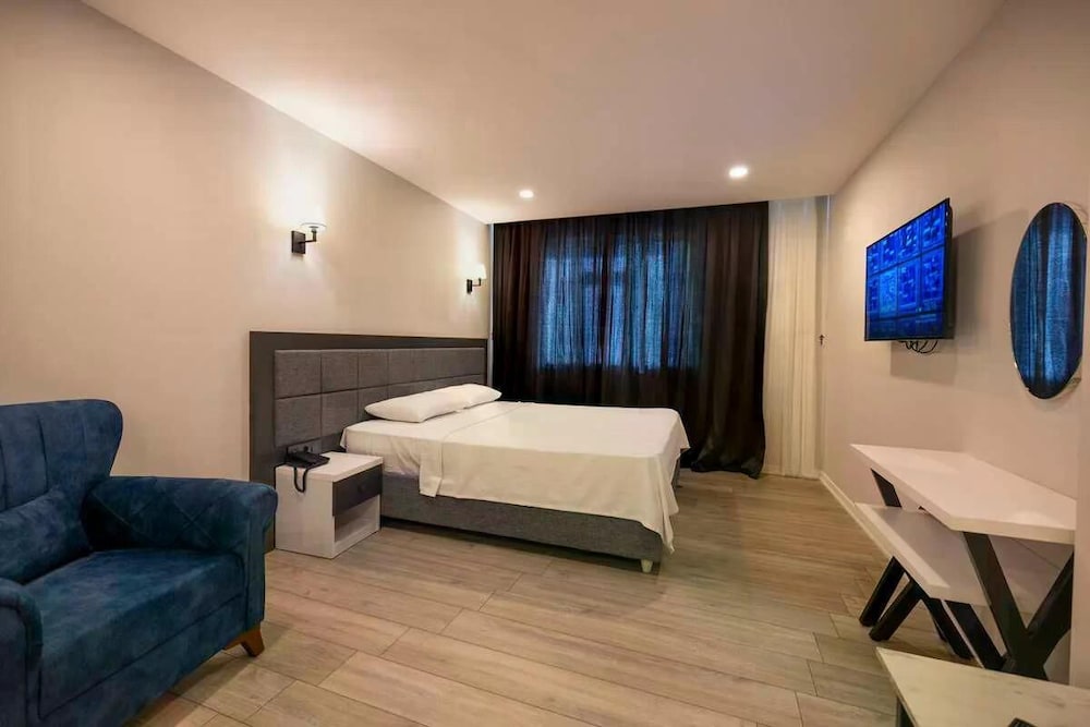 Venesia Hotel — Arsin — photo 2