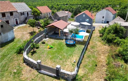 3 Bedroom Stunning Home In Tijarica — 4-Star Luxury Hotel in Trilj, Croatia