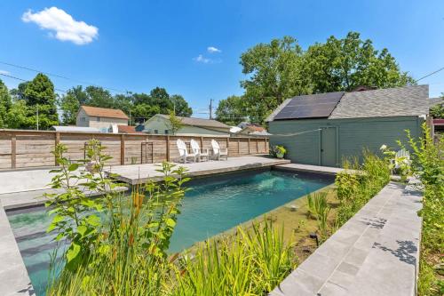Urban Lakeside Retreat — hotel in Jeffersonville