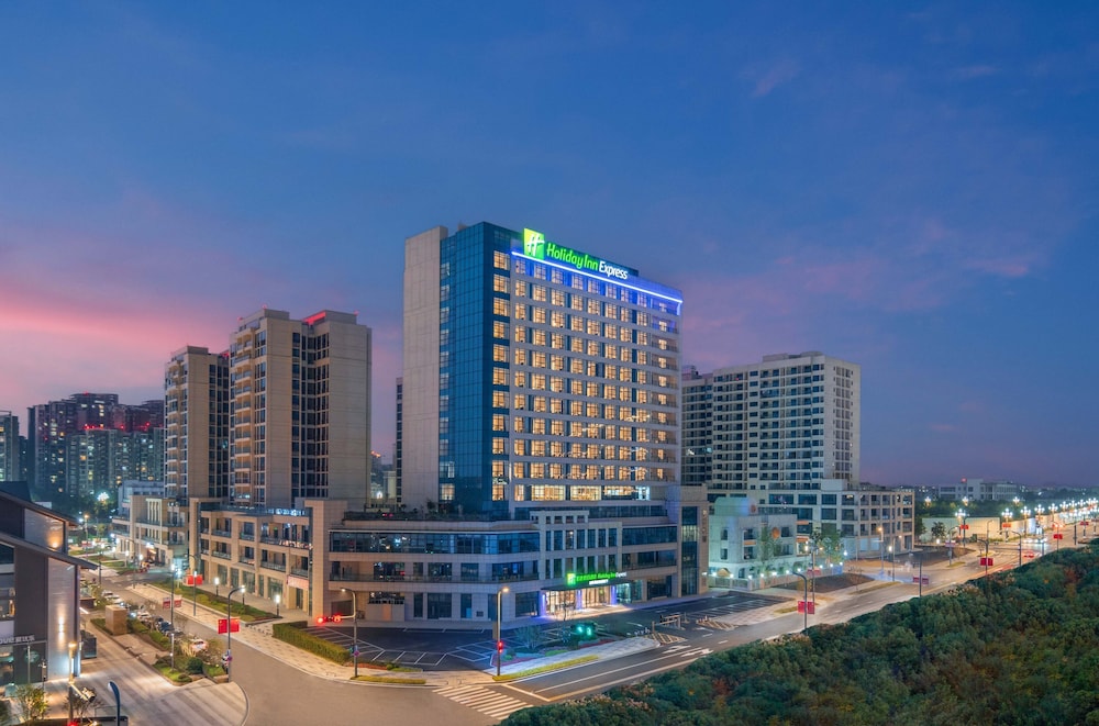 Holiday Inn Express Mianyang Sci Tech City by IHG — 4-Star Luxury Hotel in Mianyang, People's Republic of China