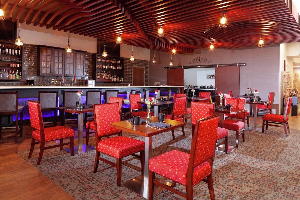 DoubleTree Suites by Hilton Dayton Miamisburg - photo 2