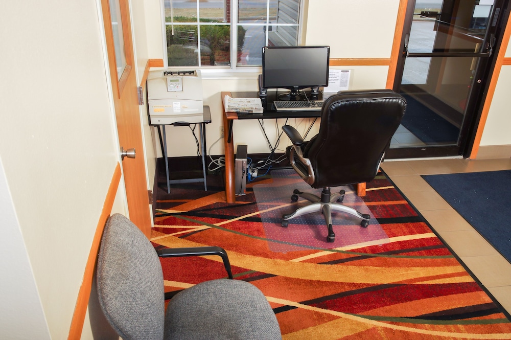 Dutch Inn and Suites - photo 29