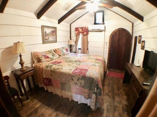Tiny Home Cottage Near the Smokies #2 Lotte - photo 5