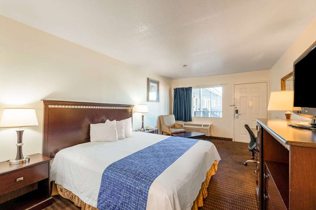Rodeway Inn Phoenix North I 17 - photo 14