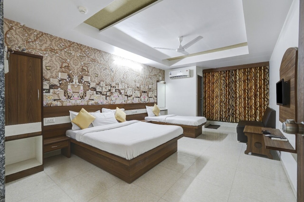 Hotel Tirupati Ahmedabad