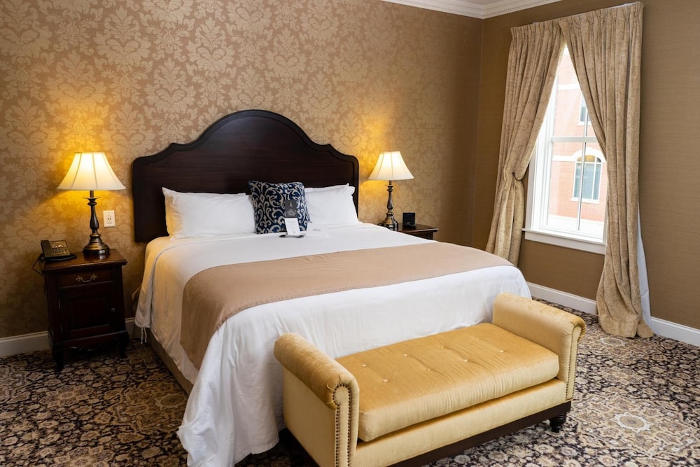 The Mount Vernon Grand Hotel — Mount Vernon