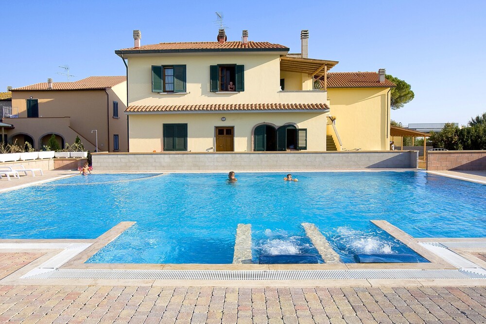 Borgo Guglielmo — 4-Star Luxury Hotel in Cecina, Italy