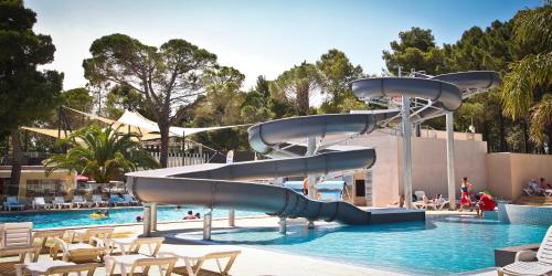 Camping Taxo Les Pins Maeva — 4-Star Luxury Hotel in Argelers, France