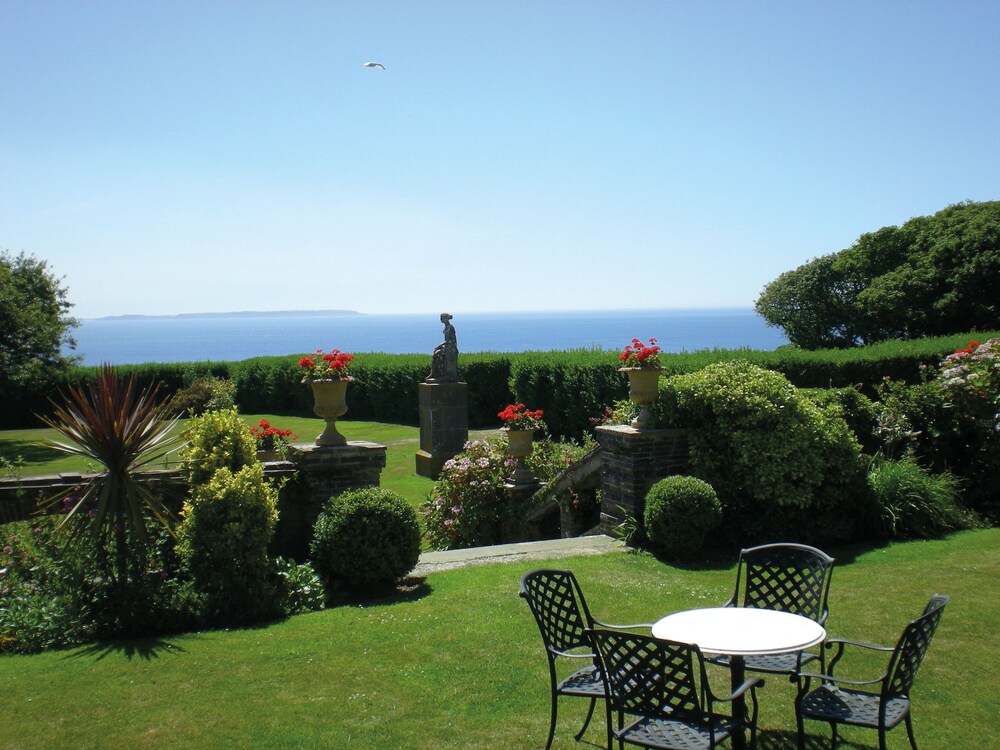 Warpool Court Hotel — hotel in Saint Davids