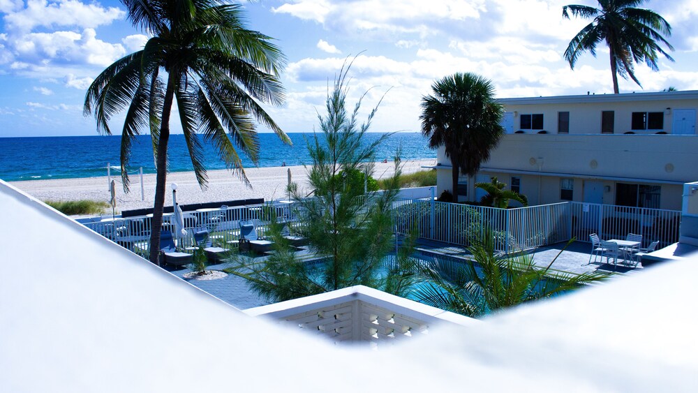 Coral Tides Resort - photo 122