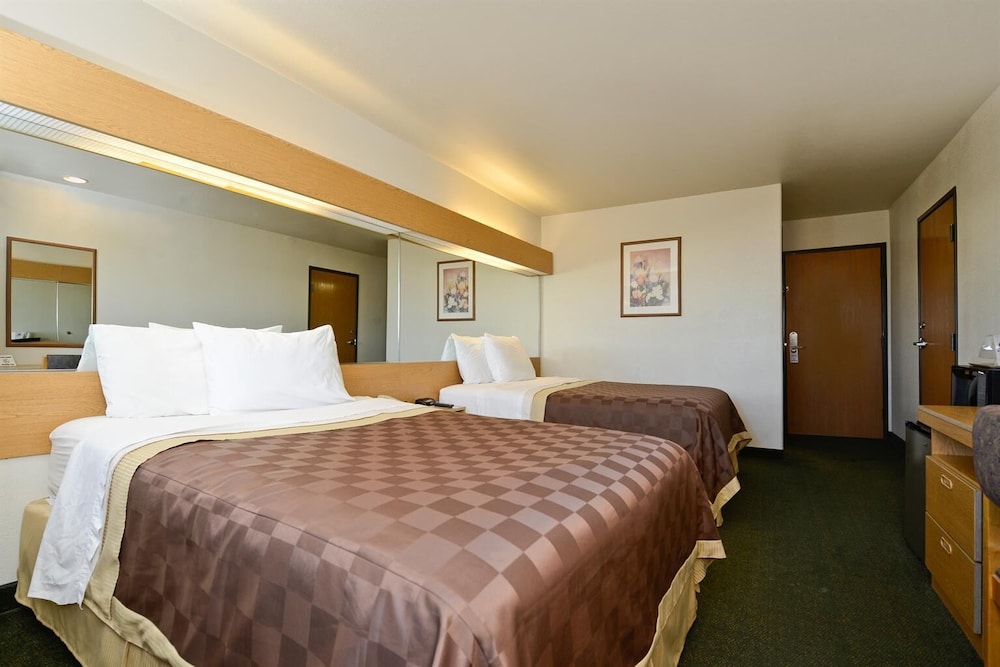 Americas Best Value Inn & Suites Ada - photo 13