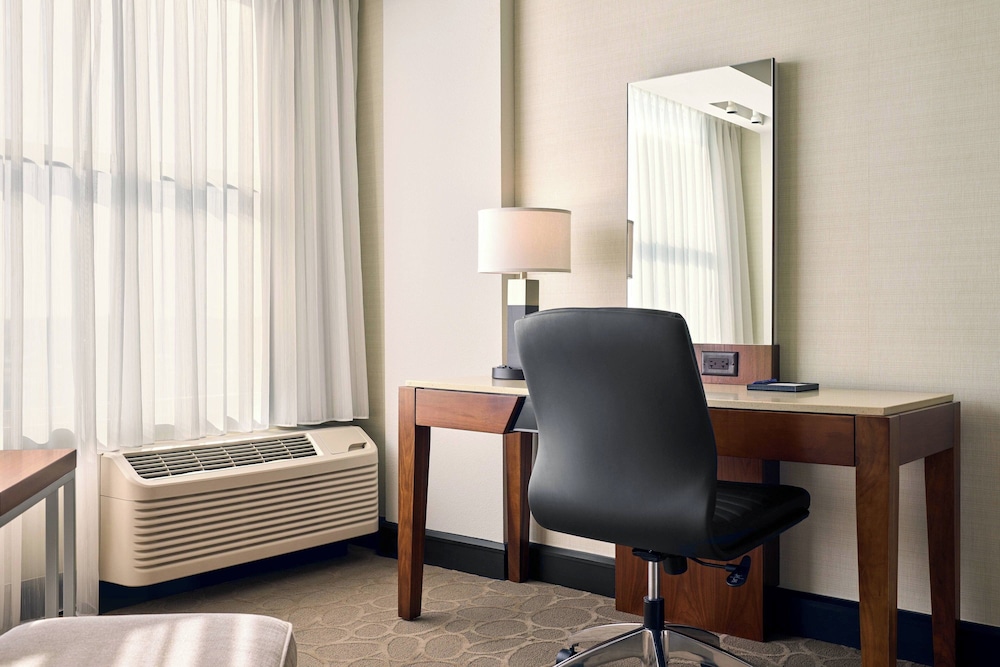 Delta Hotels by Marriott Milwaukee Northwest - photo 5