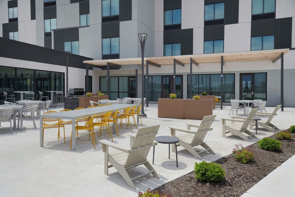 Fairfield Inn & Suites Columbus - photo 21