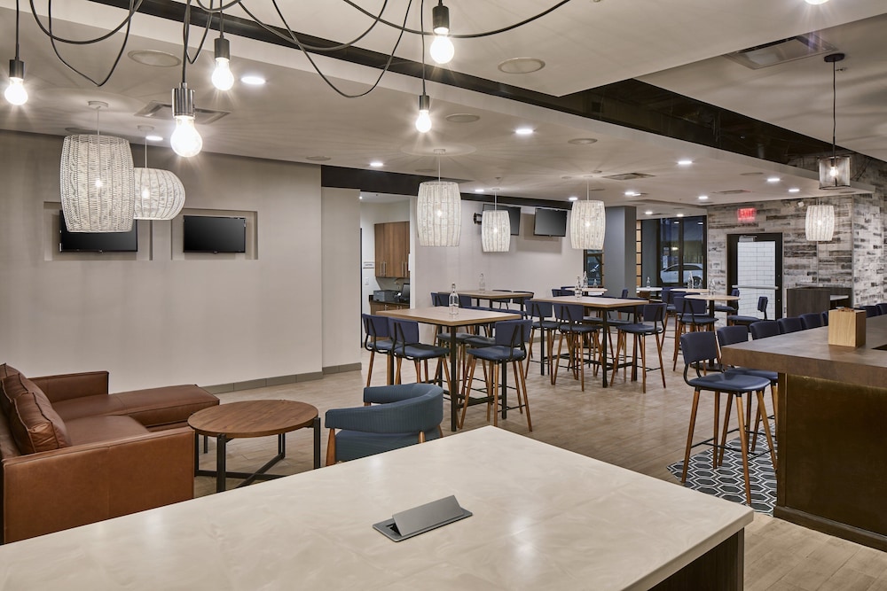 Hotel Indigo Cleveland Downtown by IHG - photo 32