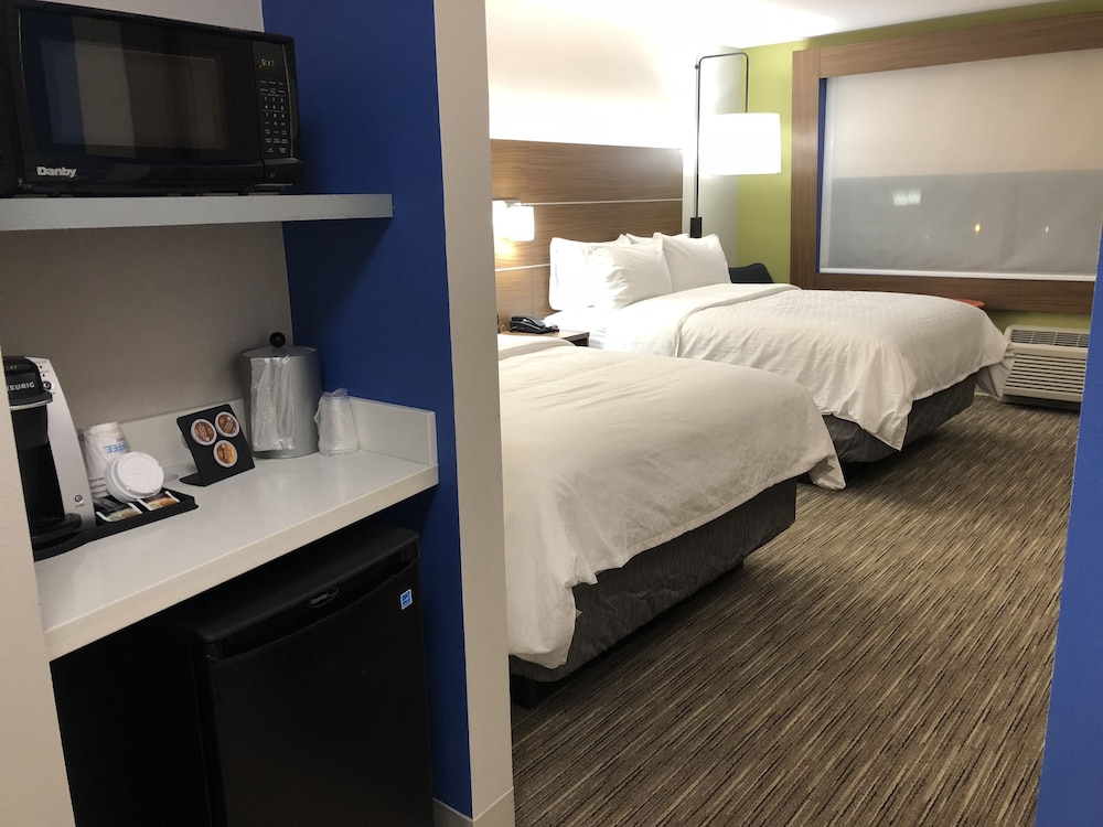 Holiday Inn Express & Suites Racine by IHG - photo 7