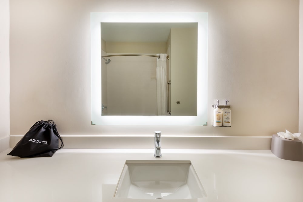 Holiday Inn Express Vermilion by IHG - photo 21