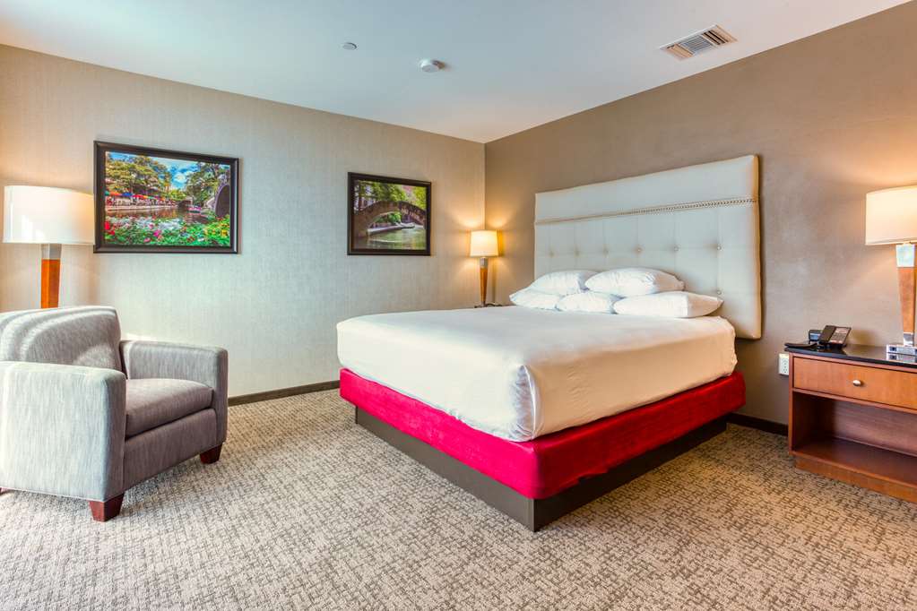 Drury Plaza Hotel San Antonio Riverwalk - photo 95
