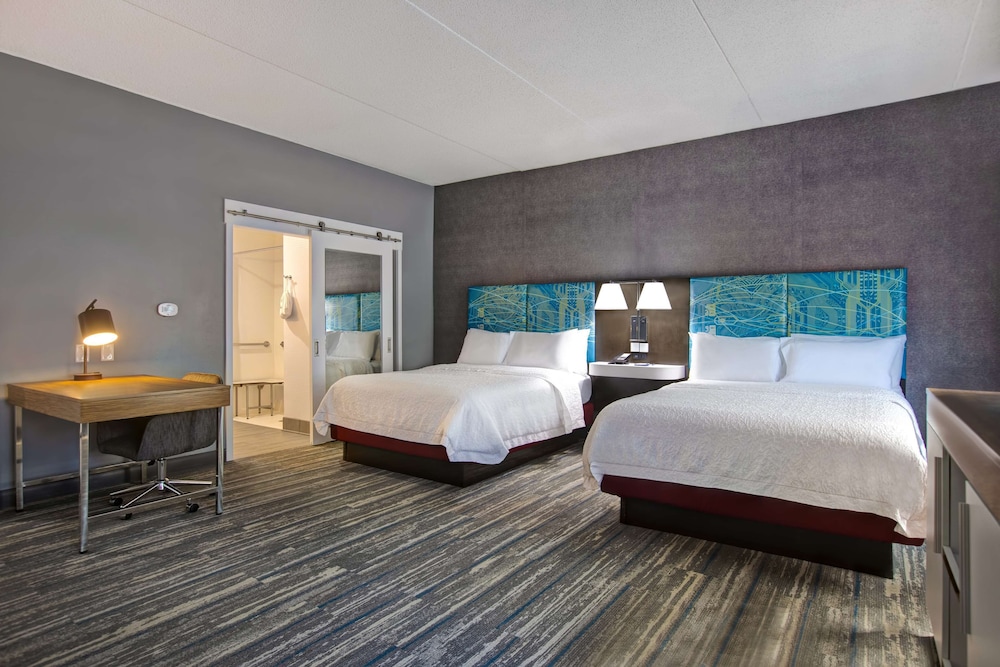 Hampton Inn Olive Branch - photo 13