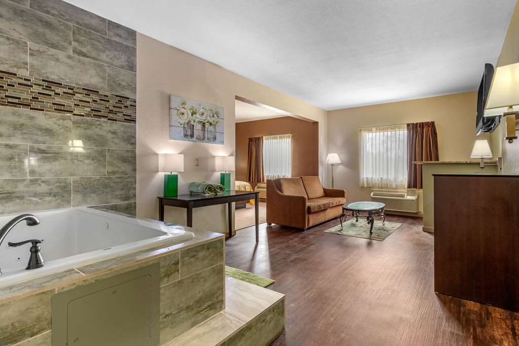 Quality Inn West Memphis I 40 - photo 23