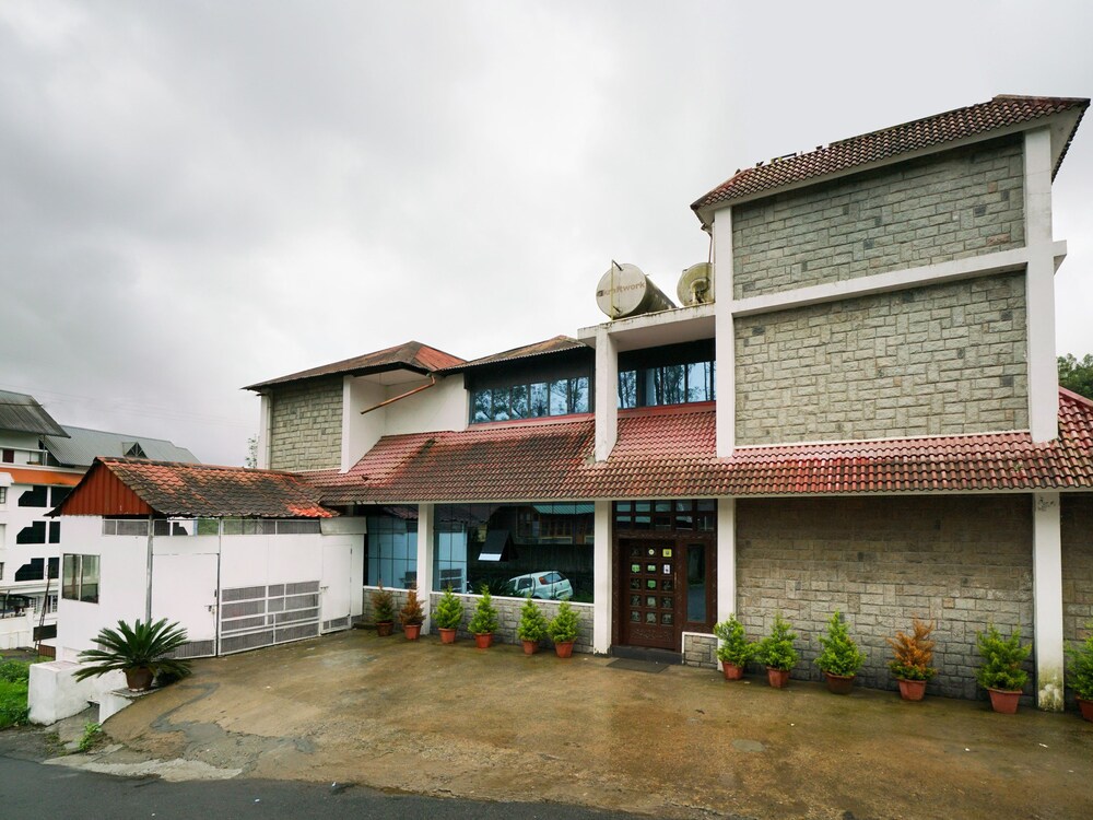 OYO 19980 Emmel Dwellings - last minute hotel in Munnar