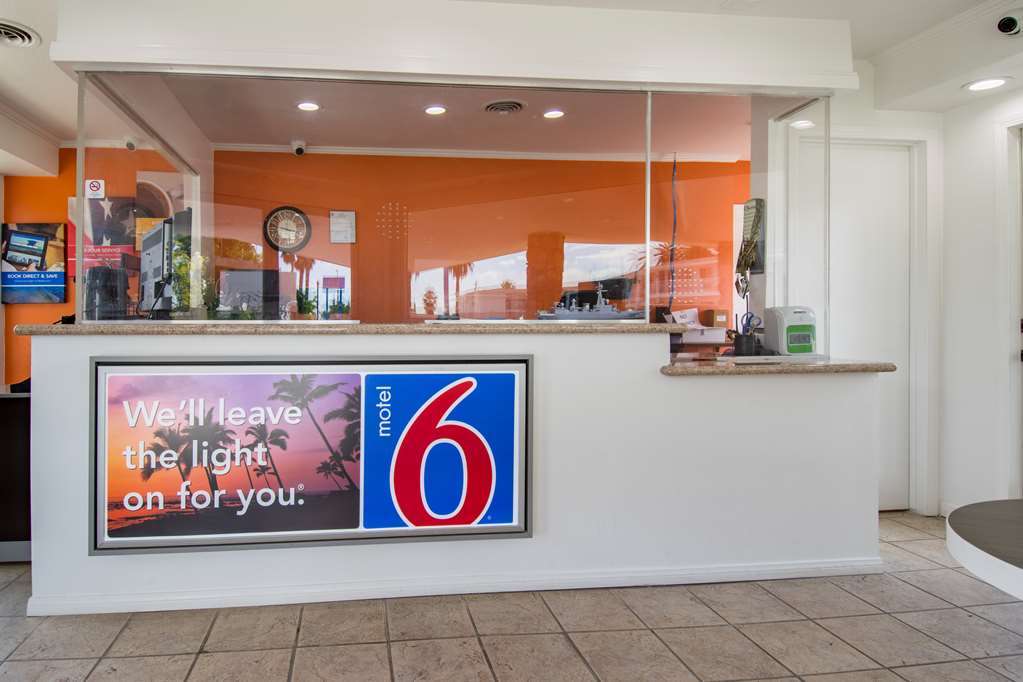 Motel 6 San Bernardino CA Downtown - photo 24