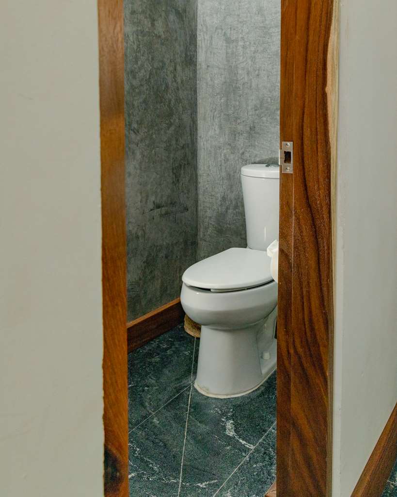 Jr Suite WC