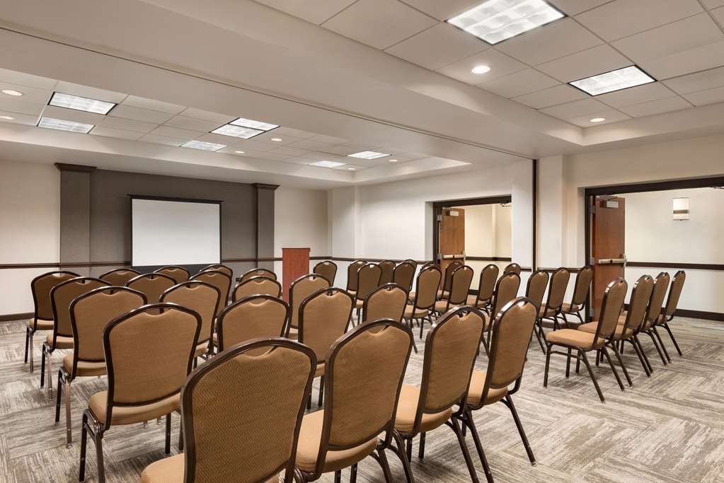 Hyatt Place Chicago Schaumburg - photo 3