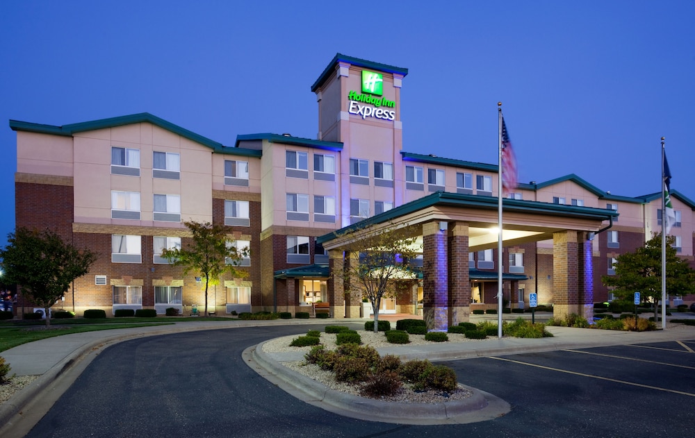 Holiday Inn Express & Suites Vadnais Heights by IHG — hotel in White Bear Lake