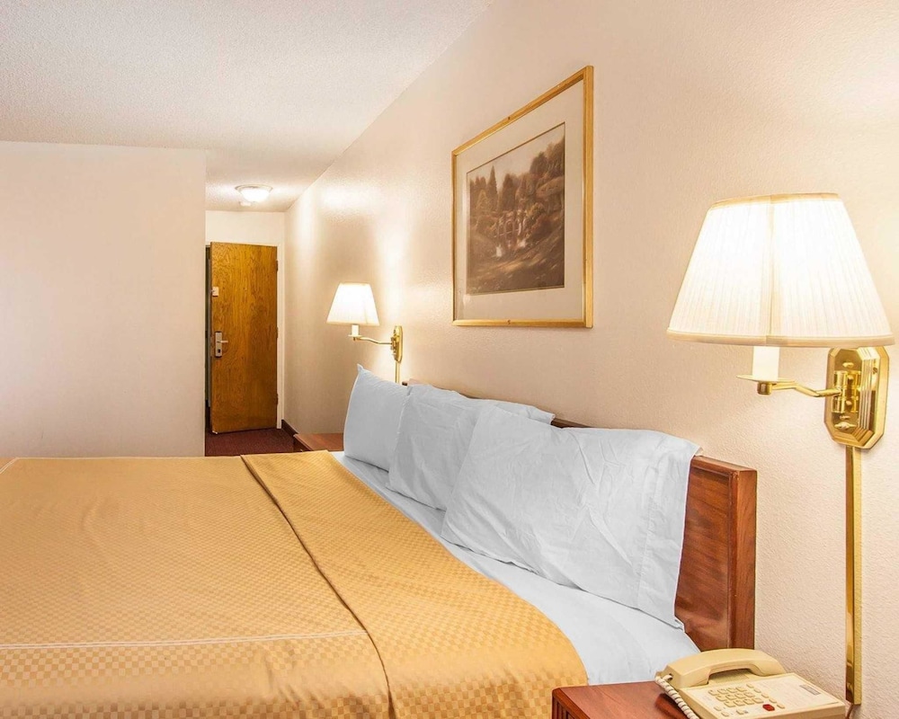 Rodeway Inn & Suites Portland West Beaverton - photo 32