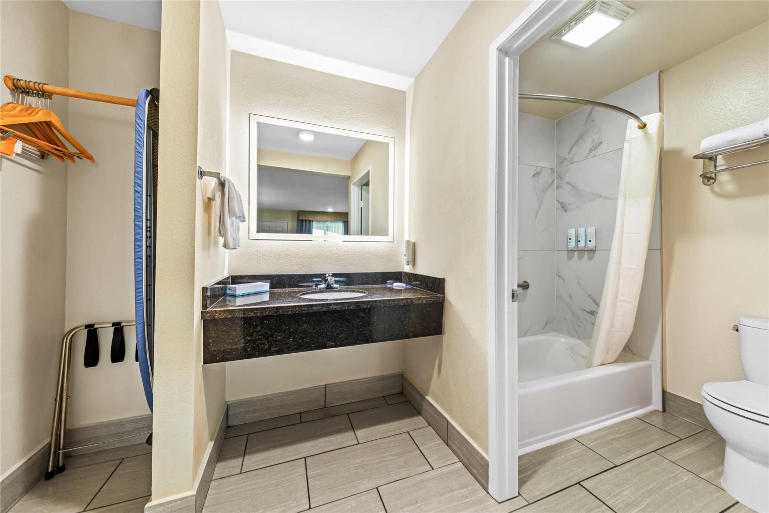 Quality Inn & Suites - photo 19