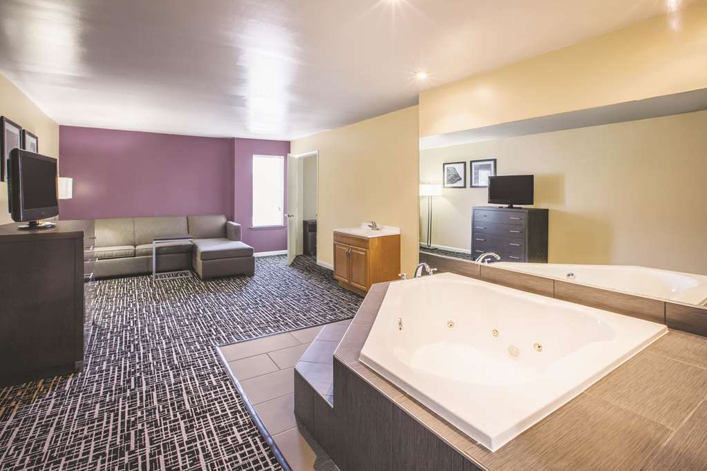 Spark by Hilton Waldorf - photo 10