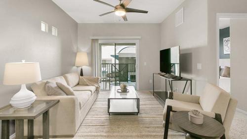 Landing Modern Apartment with Amazing Amenities — 4-Star Luxury Hotel in Tucson, United States