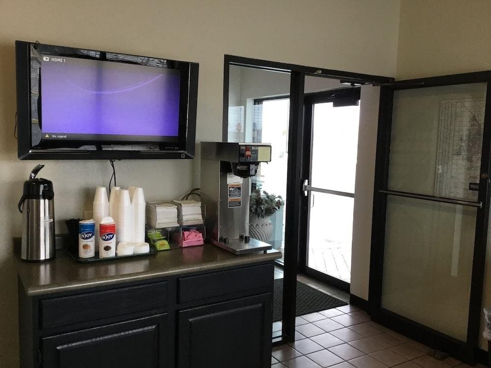 Scotsman Inn West in Wichita, United States