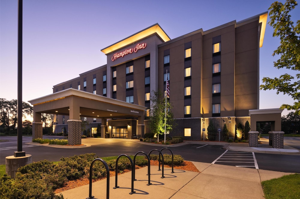 Hampton Inn Minneapolis Roseville - photo 38