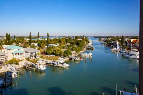 305 Madeira Bay Resort - photo 39