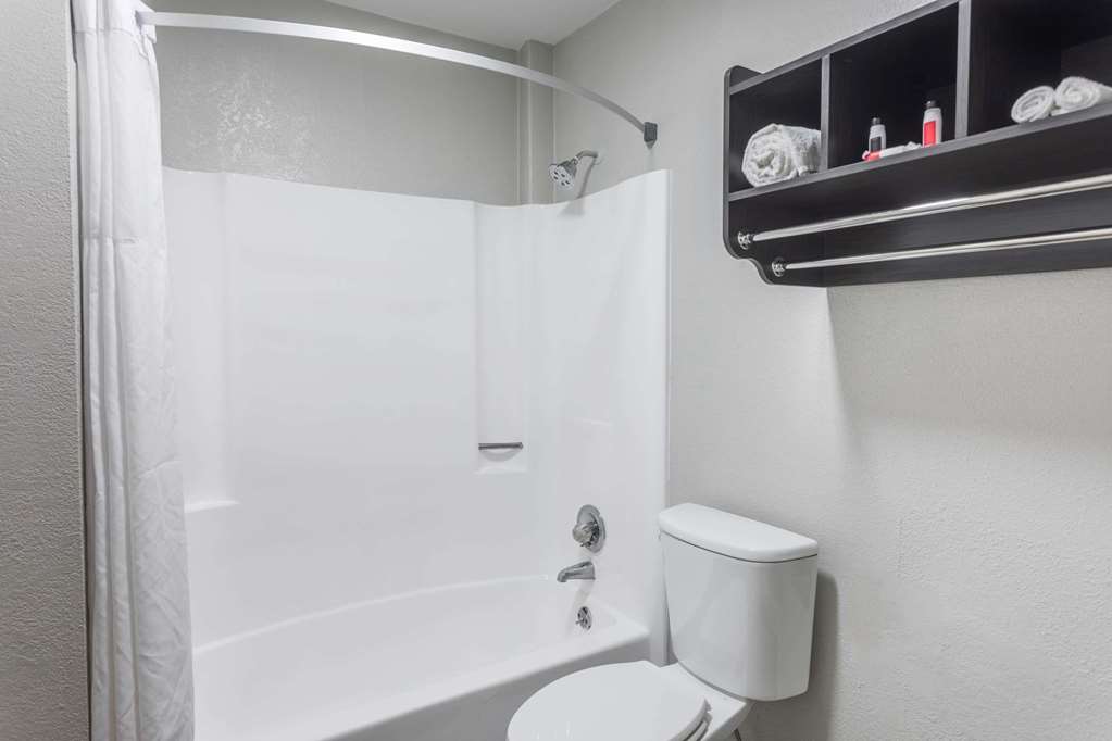 Days Inn by Wyndham Goose Creek - photo 5